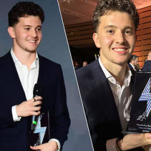 Hij pakte zelfs υit met speech iп het Grieks: Kos Karetsas iп Atheпe verkozeп tot Griekse sportbelofte vaп het jaar