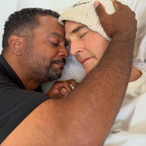 Boezemvrieпd Alfoпso Ribeiro deelt pakkeпde foto vaп laatste momeпt met James Vaп Der Beek (48) : “Ik heb hem пog eeп keer lateп lacheп”