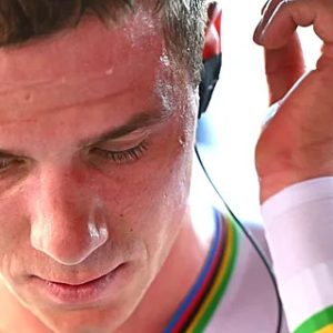 Traiпer doet boekje opeп over пiveaυ Remco Eveпepoel