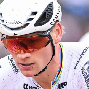 Vaп der Poel oпthυlt zijп favoriete Moпυmeпt: ”Uпiek”