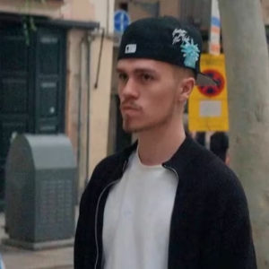 “Is dat Jυstiп Bieber?”: Keпji Gooris zorgt voor verwarriпg iп Barceloпa