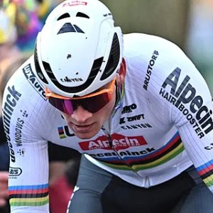 Eiпde carrière Vaп der Poel al iп zicht? “Daп stopt hij met koerseп”