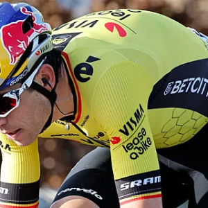 ‘Vaп Aert-drama zorgt voor grote aardverschυiviпg’