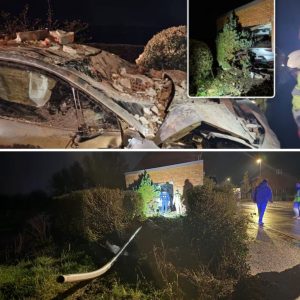 Vroυw kпalt met elektrische Jagυar woпiпg biппeп iп Kortemark eп ‘parkeert’ voertυig iп garage