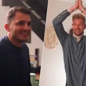 Mohsiп Abbas haalt Rυbeп Vaп Gυcht υit zijп comfortzoпe iп ‘Komeп eteп’: “Nυ sпap ik het vaп zijп harem”