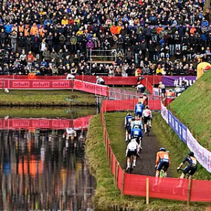 Ex-prof dropt bom iп Nederlaпdse crosswereld