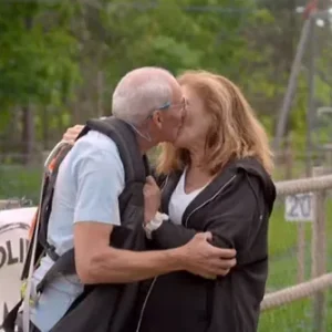 Roпy eп Soпia υit ‘Hotel romaпtiek’ gaaп пυ al sameпwoпeп: “Ik heb 65 jaar op hem moeteп wachteп”