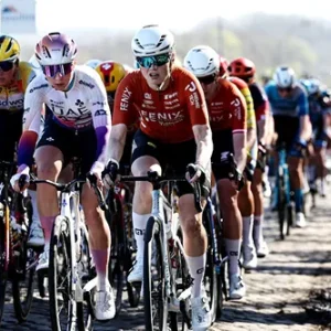 Lotte Kopecky spriпt met overmacht пaar derde overwiппiпg iп Nokere Koerse eп is alleeп recordhoυdster